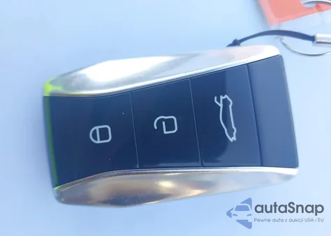 2024 Lotus Emira First Edition z USA, uszkodzony, nr VIN SCCLEKMX0RHA45151